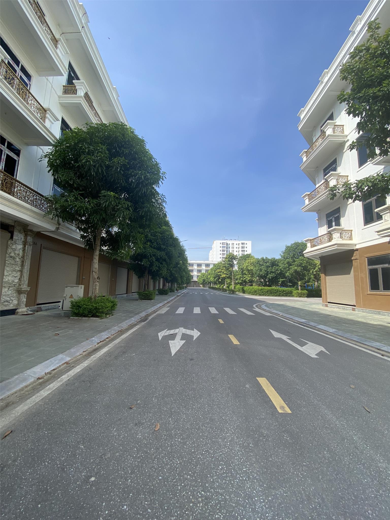 THANH TOÁN 1.8 TỶ. NHÀ 4 TẦNG VIEW CÔNG VIÊN. BAO SỔ. NHẬN NHÀ NGAY. CĐT: 0966 343 969