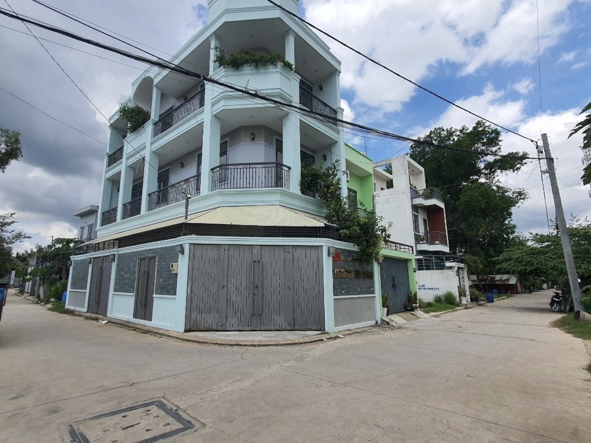 NGỘP BANK LẮM RỐI, ĐẤT P LÔ PHÚ HỬU, Q9, DT 251M2 MÀ GIÁ CHỈ 5.1ty