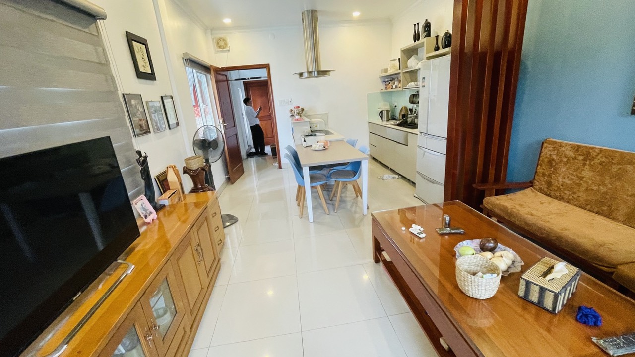 Bán nhà mặt tiền Căn góc kinh doanh Lê Văn Sỹ, Phú Nhuận ( dt 4m x 14m ) 5 tầng đẹp, giá 23 tỷ