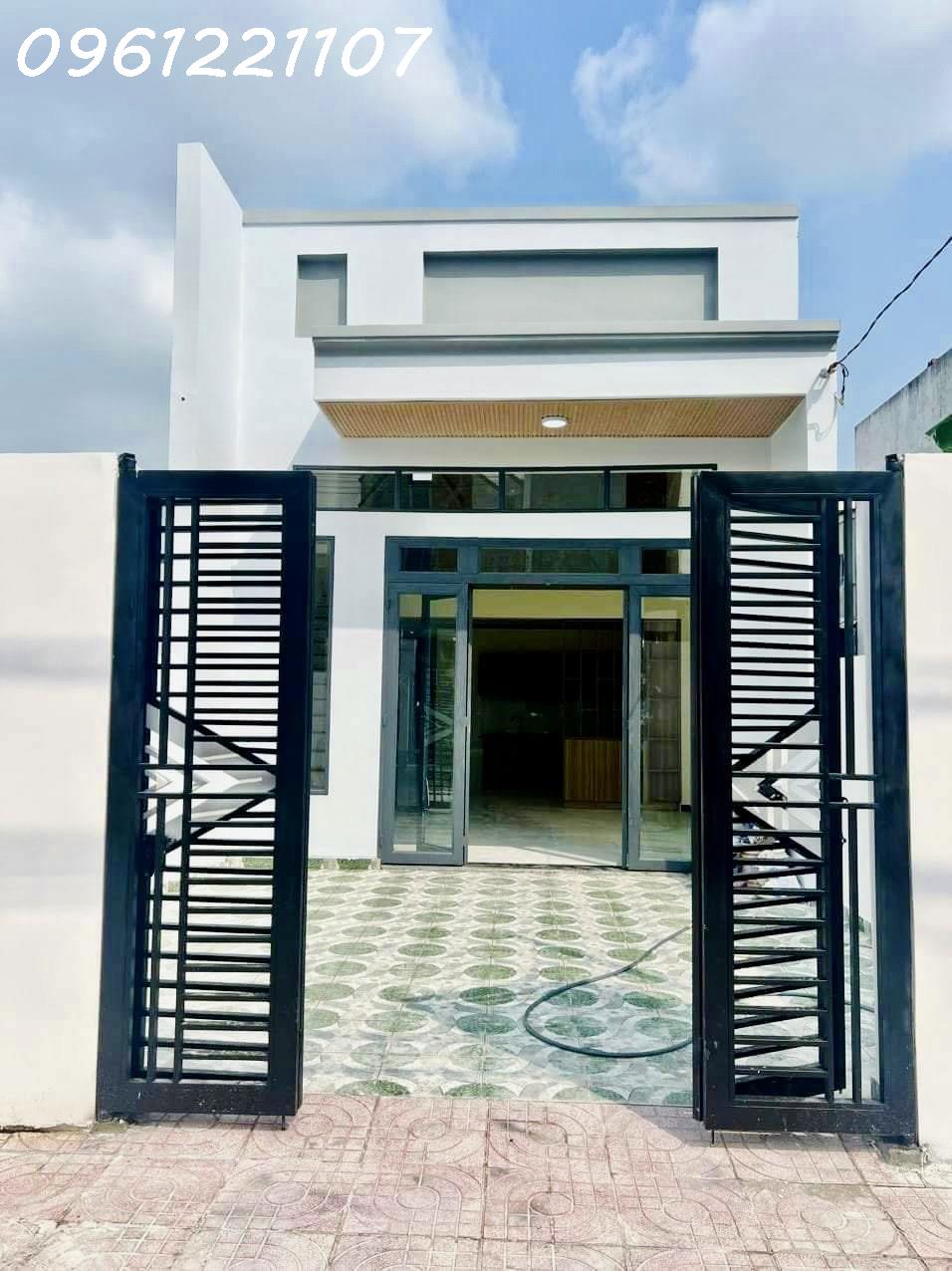 Bán Nhà Thạnh Phú ngay trung tâm chợ TT 300tr dọn vào ở luôn Sổ Riêng