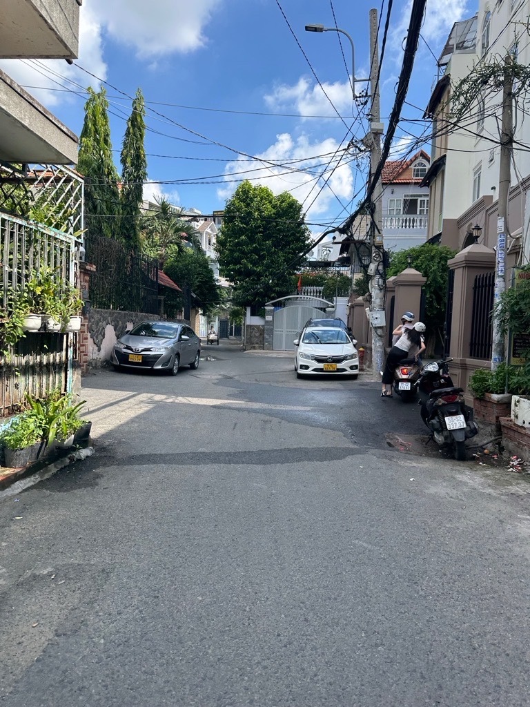 BÁN NHÀ 36m²-HẺM 3M-1 CĂN RA XE HƠI QUAY ĐẦU-2 TẦNG-CHỈ 3.75TỶ