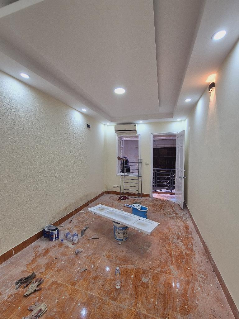 Nhỉnh 5tỷ có nhà Nguyễn Khang- Cầu Giấy 36m2-5 tầng-về ở ngay.