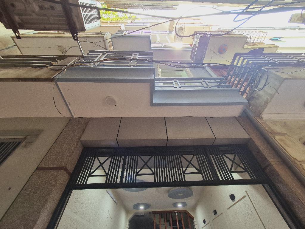 Nhỉnh 5tỷ có nhà Nguyễn Khang- Cầu Giấy 36m2-5 tầng-về ở ngay.