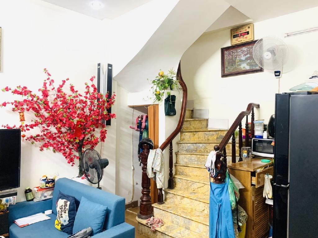 Nhà phố Đào Tấn- Ba Đình, 29m2, 5 tầng- đi bộ ra phố, giá 3,85 tỷ.