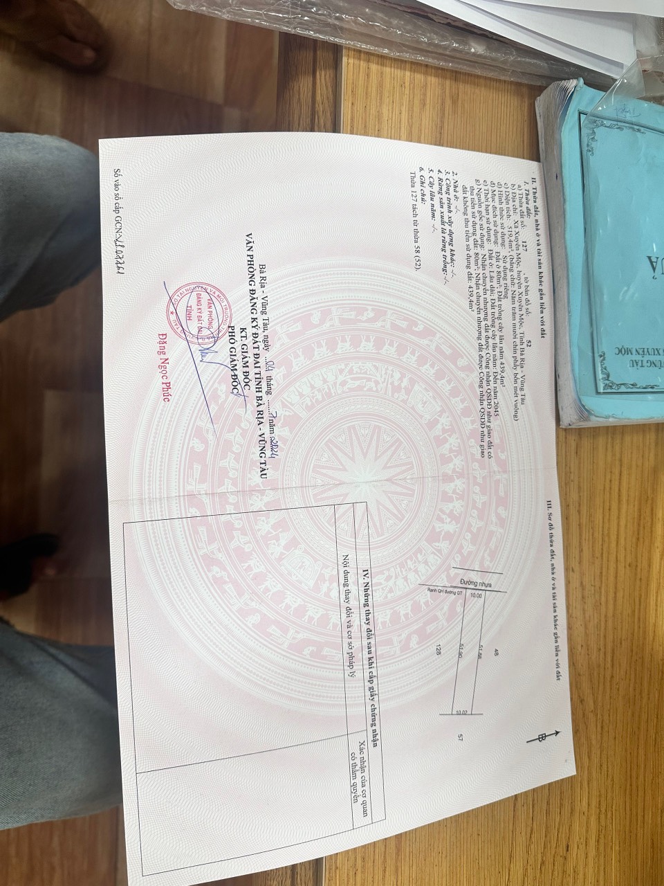 Xã Xuyên Mộc H Xuyên Mộc BRVT DT: 10x52x80m tc Đường nhựa khu dân cư đông, cách Tỉnh Lộ vài chục mét thôi .