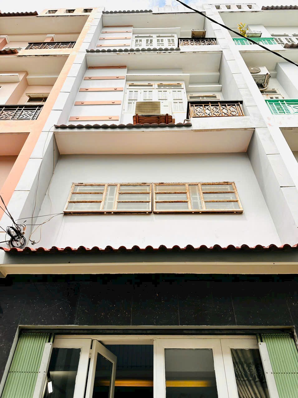 Gò Vấp, đường số 30, 40m2, 5 PN,5WC, Ô tô ngủ trong nhà, nằm trong khu vip, đủ tiện ích, 5.55Tỷ