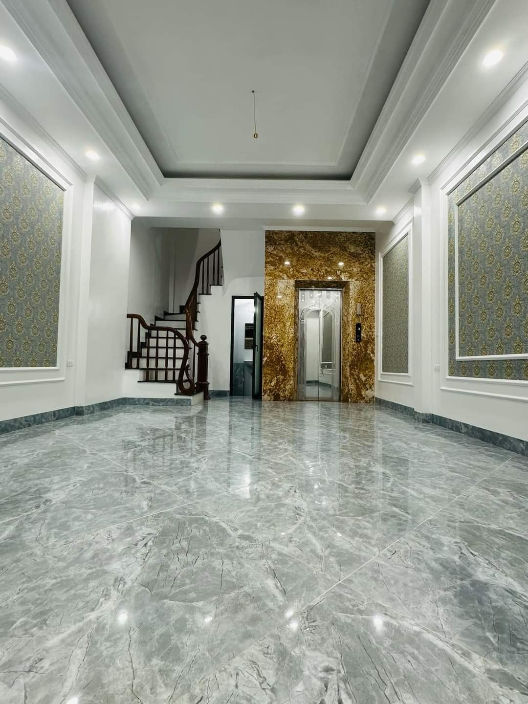 Bán nhà ngõ 454 Minh Khai. S 45m 6T thang máy, nhà mới, vừa ở vừa cho thuê chỉ 7.7 tỷ