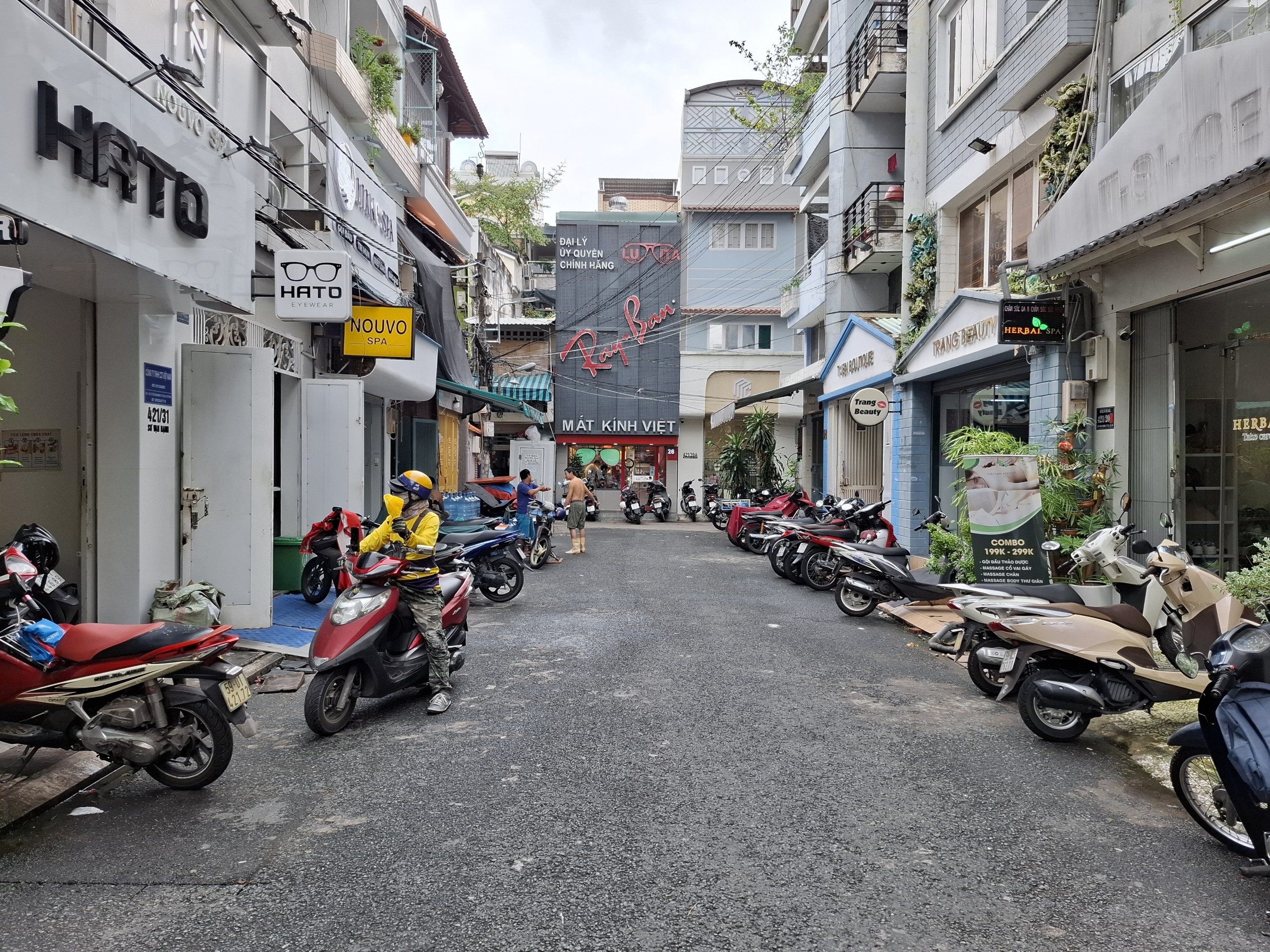 Cho thuê nhà - văn phòng hẻm 7m Sư Vạn Hạnh, cách Vạn Hạnh mall 250m, 400m2, 4 tầng. Thương lượng