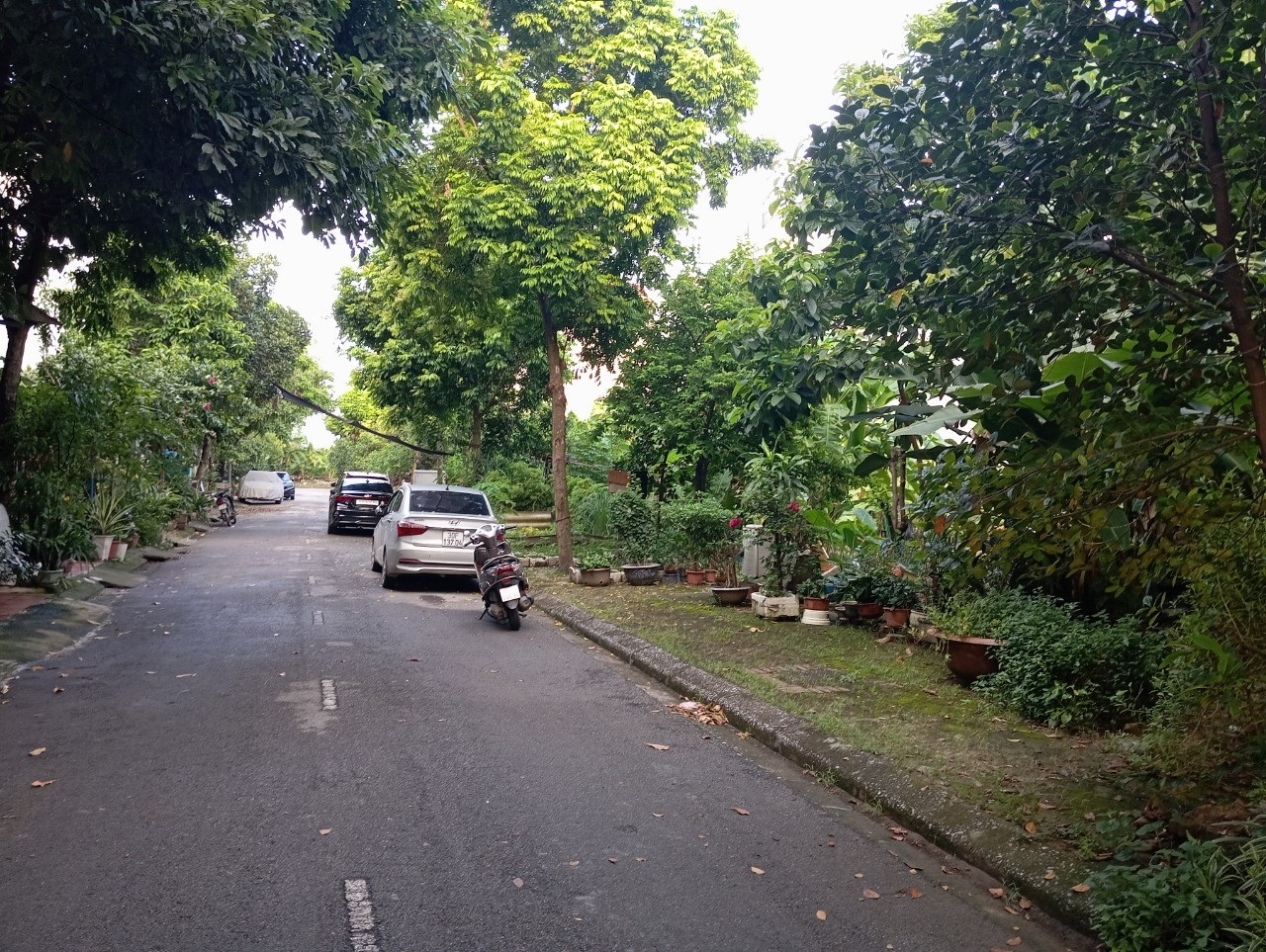 BÁN ĐẤT TÁI ĐỊNH CƯ NGỌC ĐỘNG 80M2 * MT5M * 5,8 TỶ. OTO TRÁNH - VỈA HÈ.