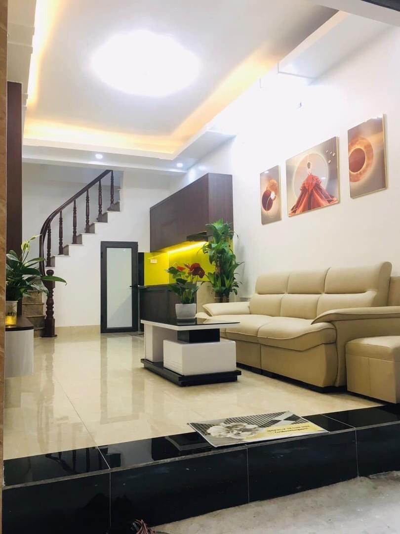 LÔ GÓC - QUANG TRUNG - HÀ ĐÔNG - NHÀ MỚI HIỆN ĐẠI - 37M - 5T - PL - OTO GẦN - Ở SƯỚNG - NHỈNH 5 TỶ.