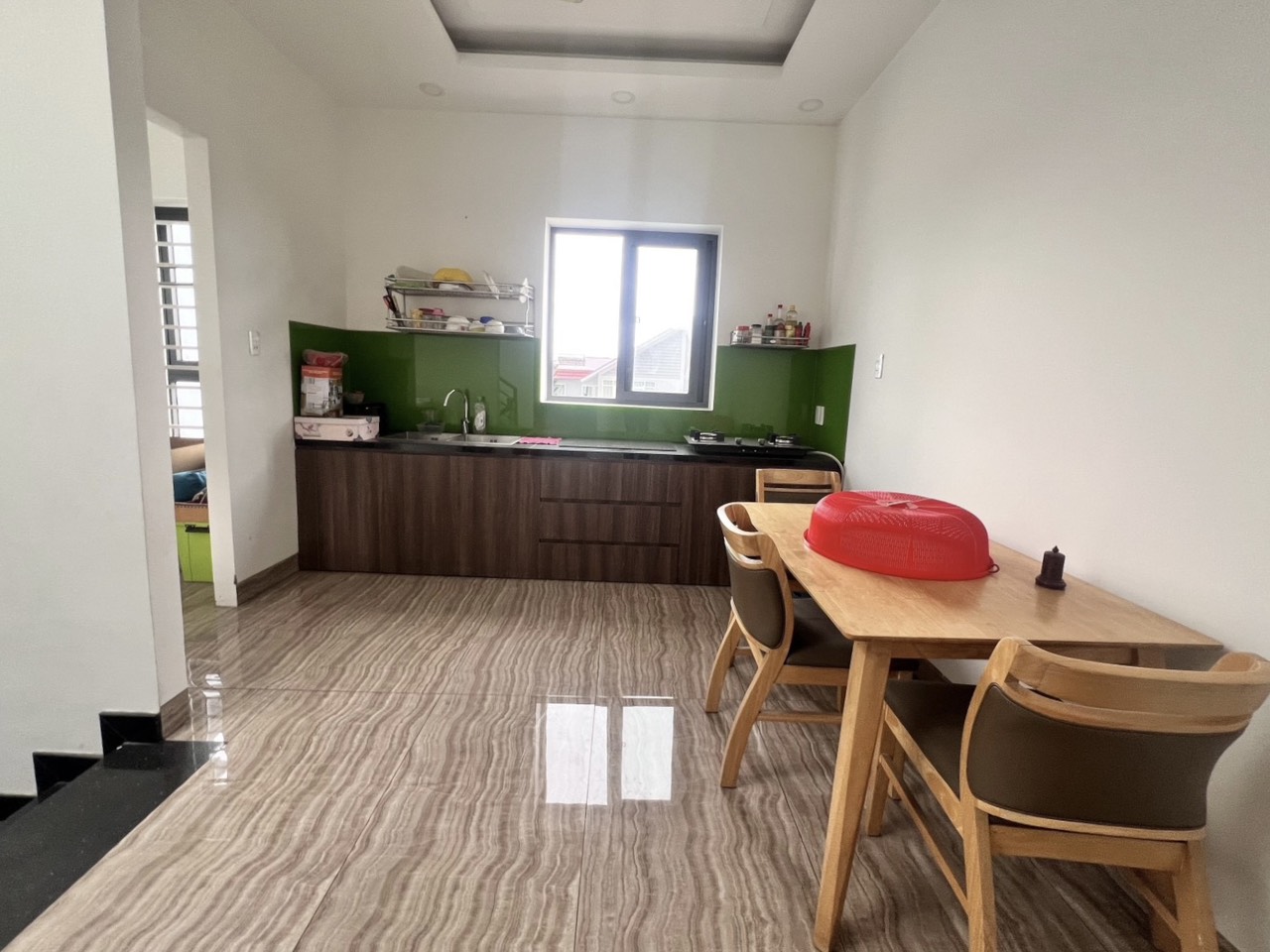 Ngộp quá Ngộp, Bán gấp Nhà Q2, Xe Hơi Ngủ Trong Nhà, 74m2, 4 tầng, Mới ở ngay giá chỉ 7.5ty