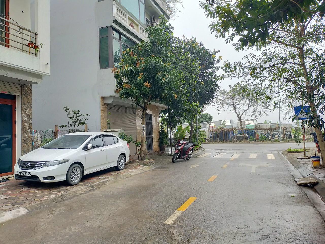 TĐC Giang Biên - View Trường Học - Kinh Doanh Bất Chấp - 66M x 4 Tầng MT = Hậu 6,8M - Đường Trước Nhà 12M Có Vỉa Hè Rộng