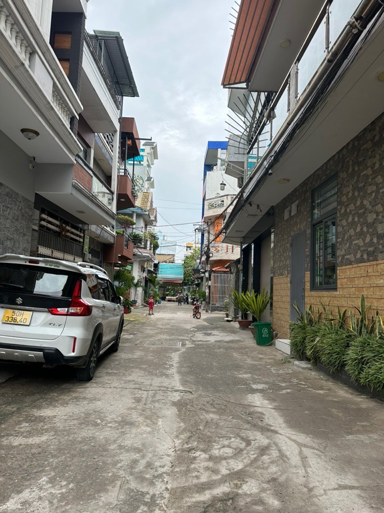 NHỈNH 3 TỶ CÓ NGAY NHÀ HẺM XE HƠI ĐỎ CỬA ĐANG CÓ DÒNG TIỀN CHO THUÊ NGAY TRUNG TÂM CHỢ 26/3 BÌNH HƯNG HOÀ