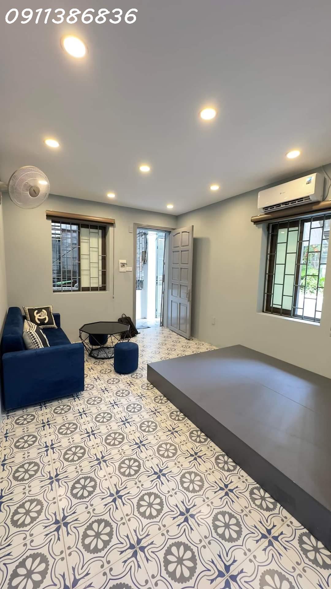 Tập thể Ngọc Khánh, tầng 2, dt 40m Studio, wc khép kín, 1.95 tỷ