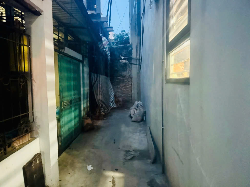 Bán nhà c4 ngay Trung tâm Tứ Hiệp, gần ô tô, ngõ nông DT44m giá 5.3 tỷ