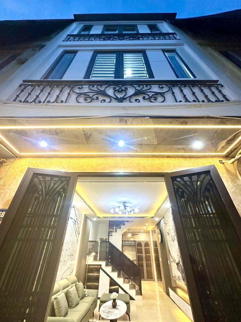 Bán nhà ngõ 202 Miếu Hai Xã, diện tích 40m 3 tầng đẹp như mới GIÁ 2.5 tỉ có đồ