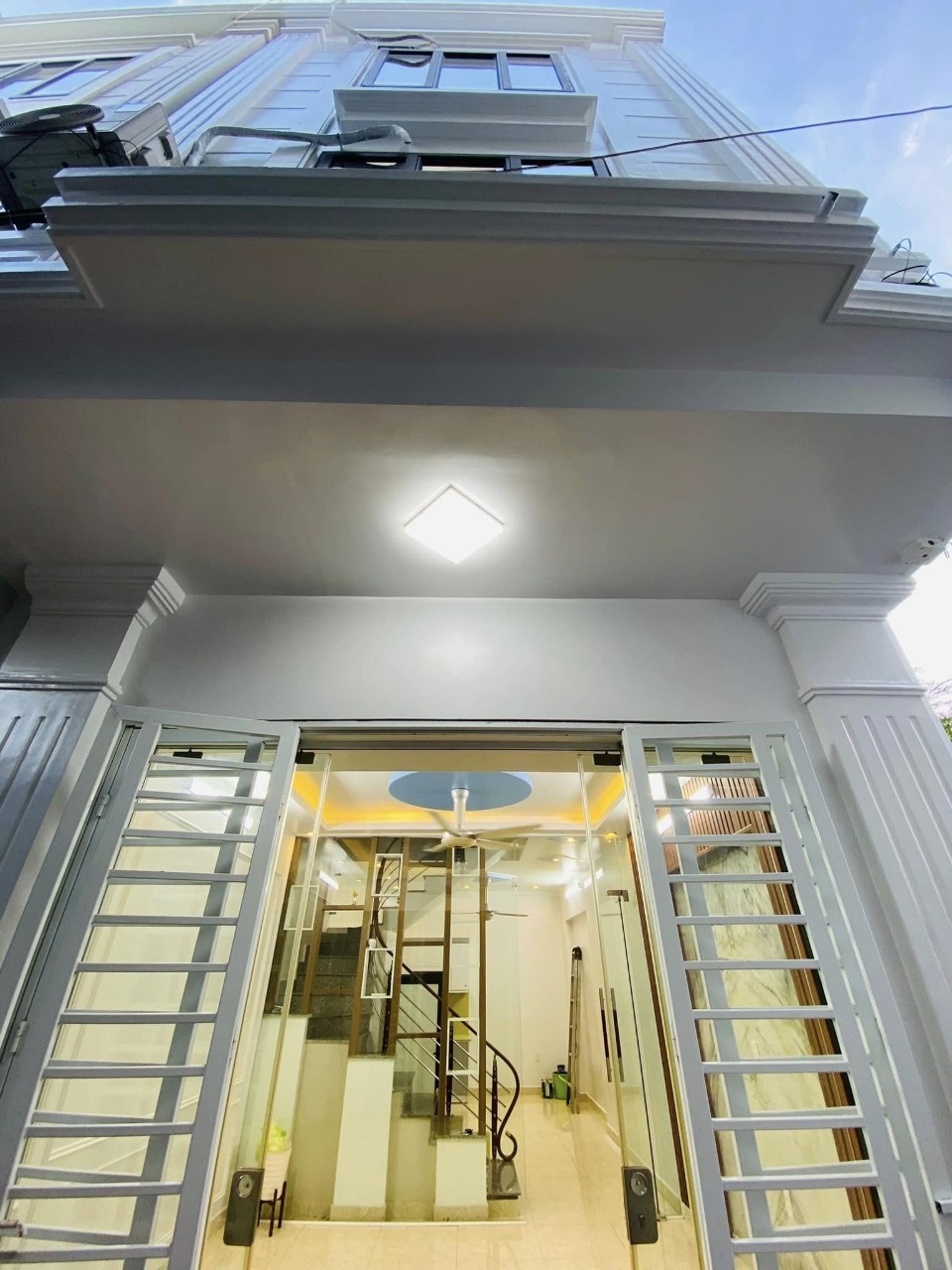 Bán nhà đẹp phố Hào Khê - Quán Nam, diện tích 40m 3 tầng GIÁ 2.65 tỉ ngõ nông