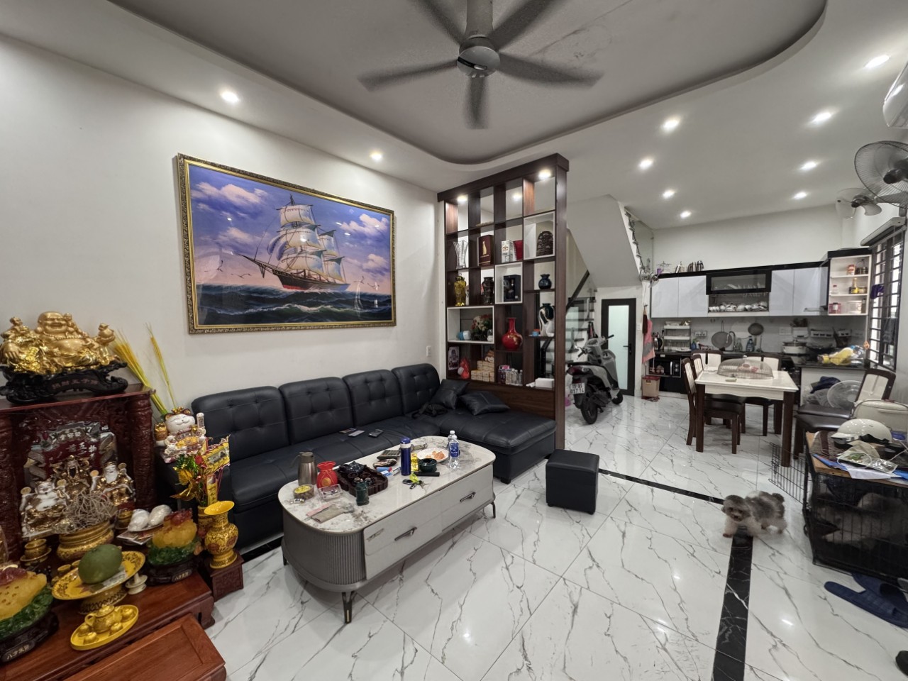 Bán nhà ngay sau mặt ngõ 152 CHợ Hàng thông Hồ Sen, 41m 3.5 tầng độc lập GIÁ 3.48 tỉ