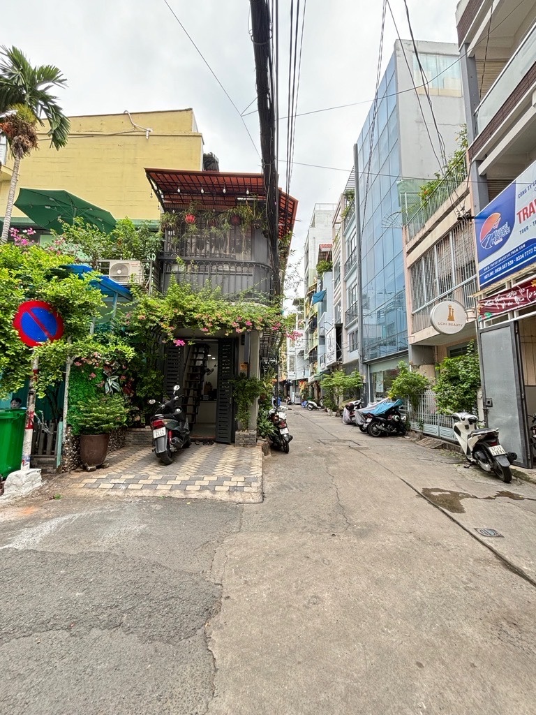 QUẬN 3-BÁN NHÀ ĐẸP Ở NGAY-KHÔNG LỘ GIỚI-2 TẦNG- 40m²-3x13.5-CHỈ 5.6 TỶ