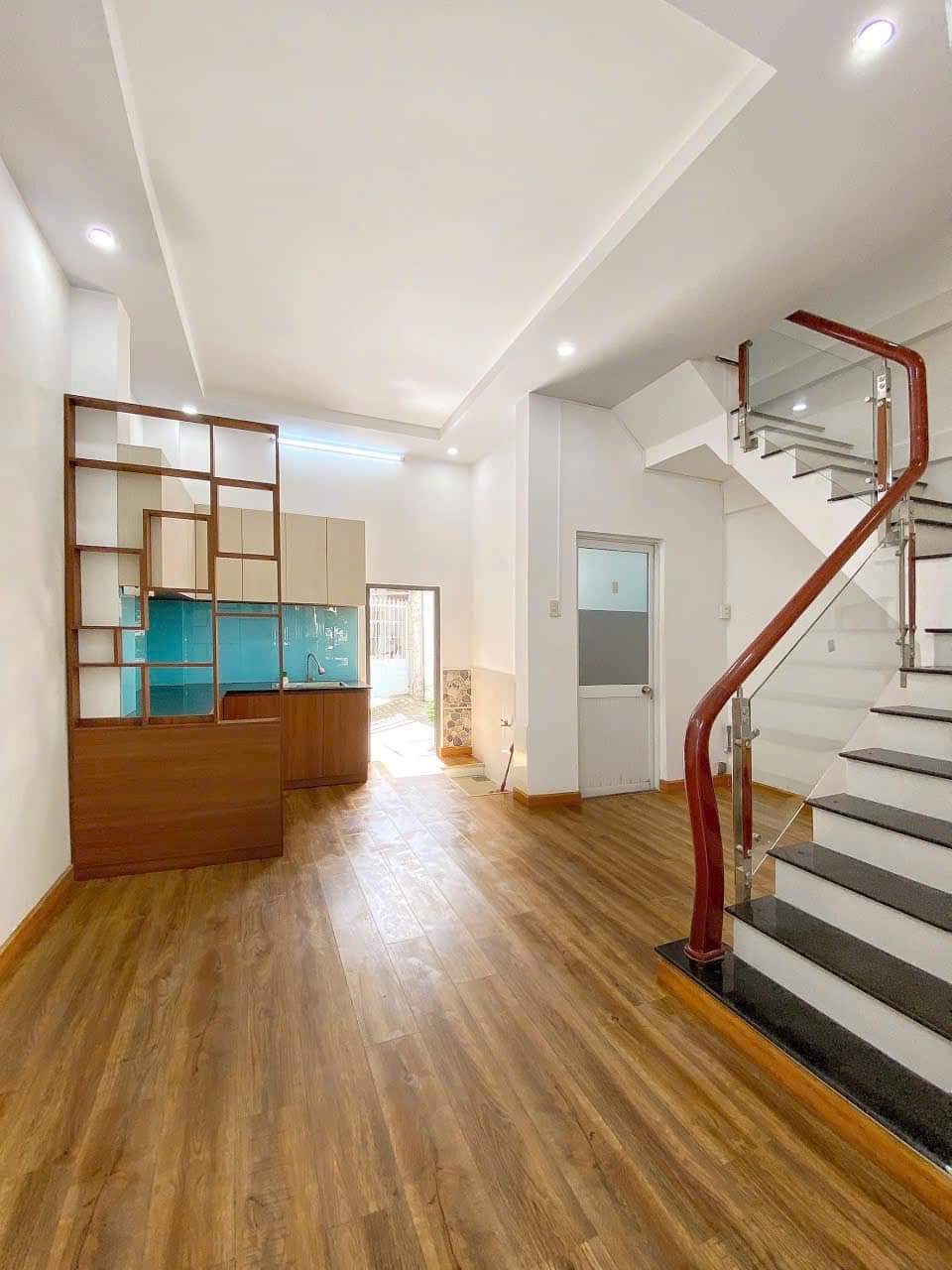 034️NHÀ ĐẸP - VỊ TRÍ ĐẸP - NẰM NGAY - TRUNG TÂM TP( Nằm kế - Chợ Xuân Khánh & Bờ kè Mạc Thiên Tích).