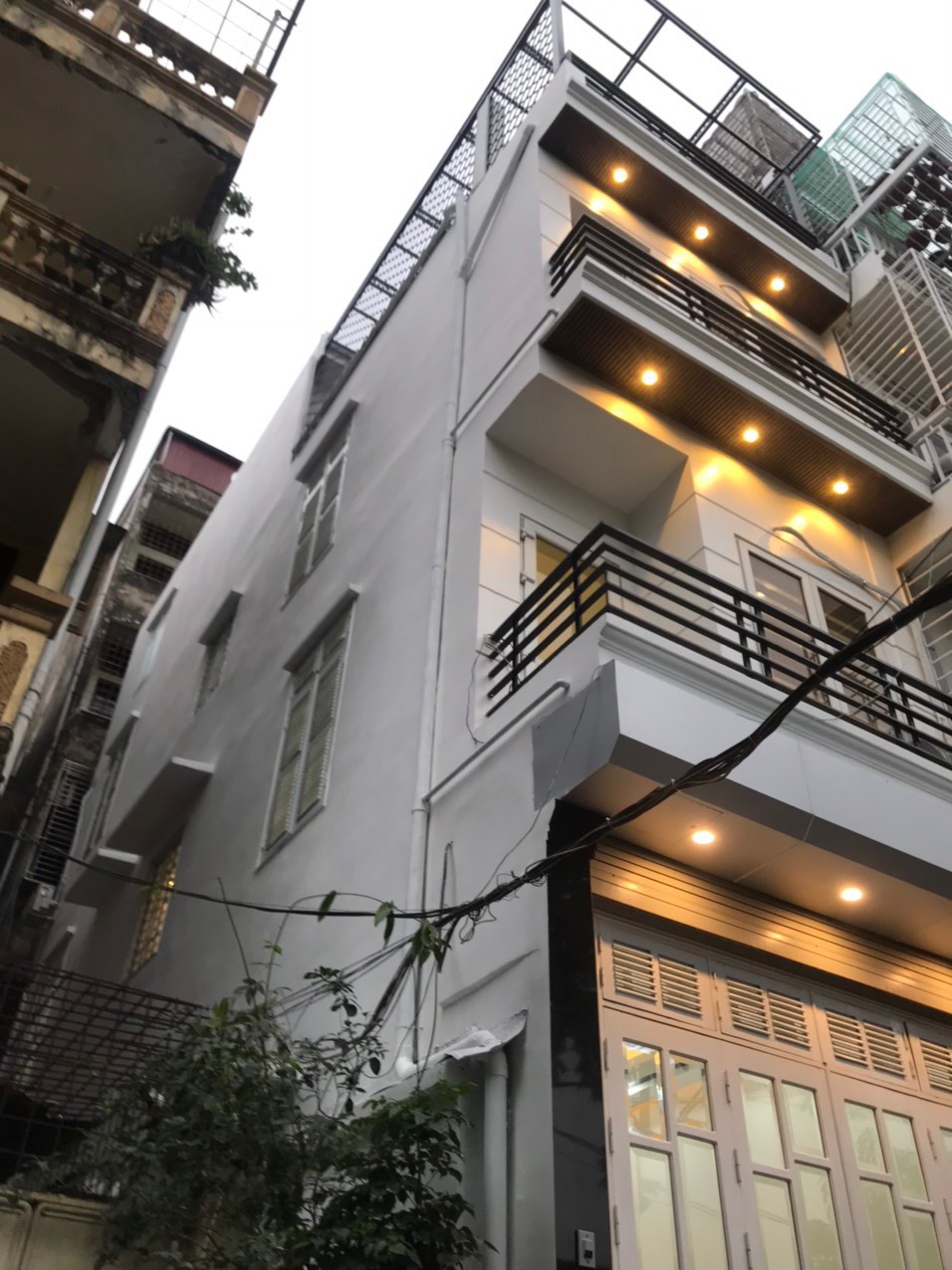 BÁN NHÀ NGUYỄN VĂN CỪ - LB - Diện Tích 60M - MT 4M - Ô Tô Tránh - Khu Vực HOT - 12 Tỷ