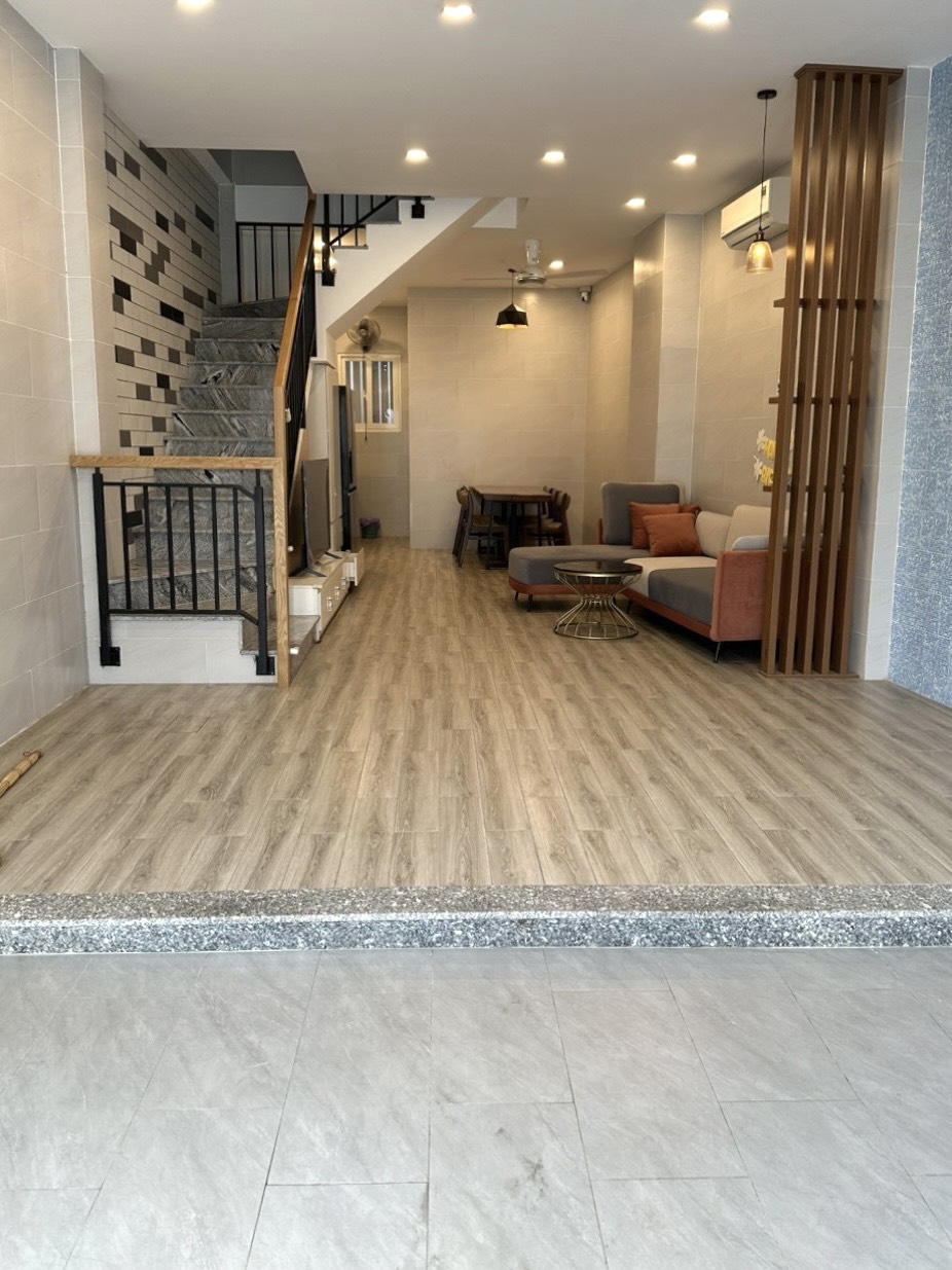 NHÀ ĐẸP Ở NGAY, LÊ V THỊNH, CÁT LÁI, Q2, DTS 187 M2, 3 TẦNG, Hxh, ChỈ 6.85TY