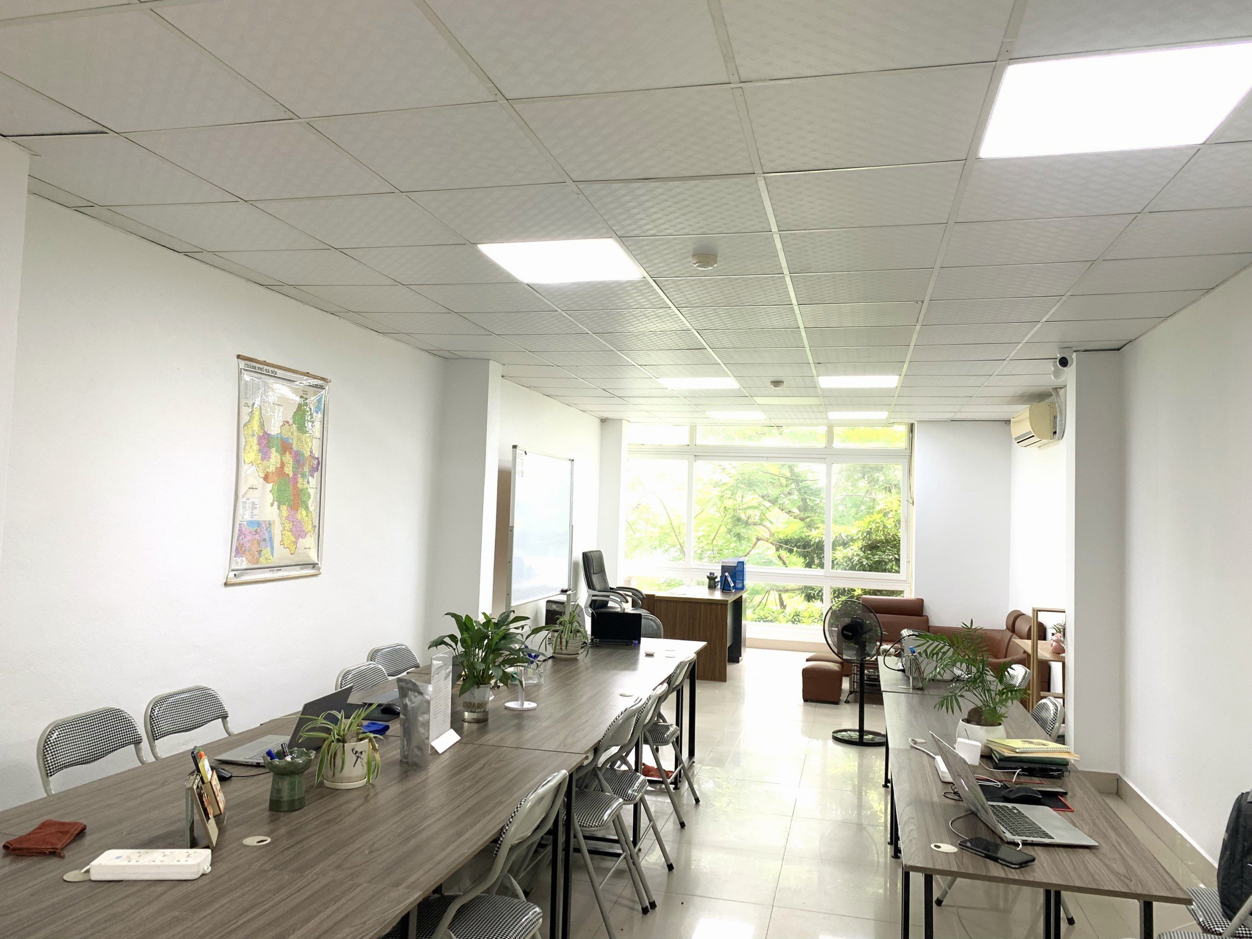 Cho thuê văn phòng view hồ 100m2 94 Phương Liệt chỉ 15 triệu. : 0975.997.166