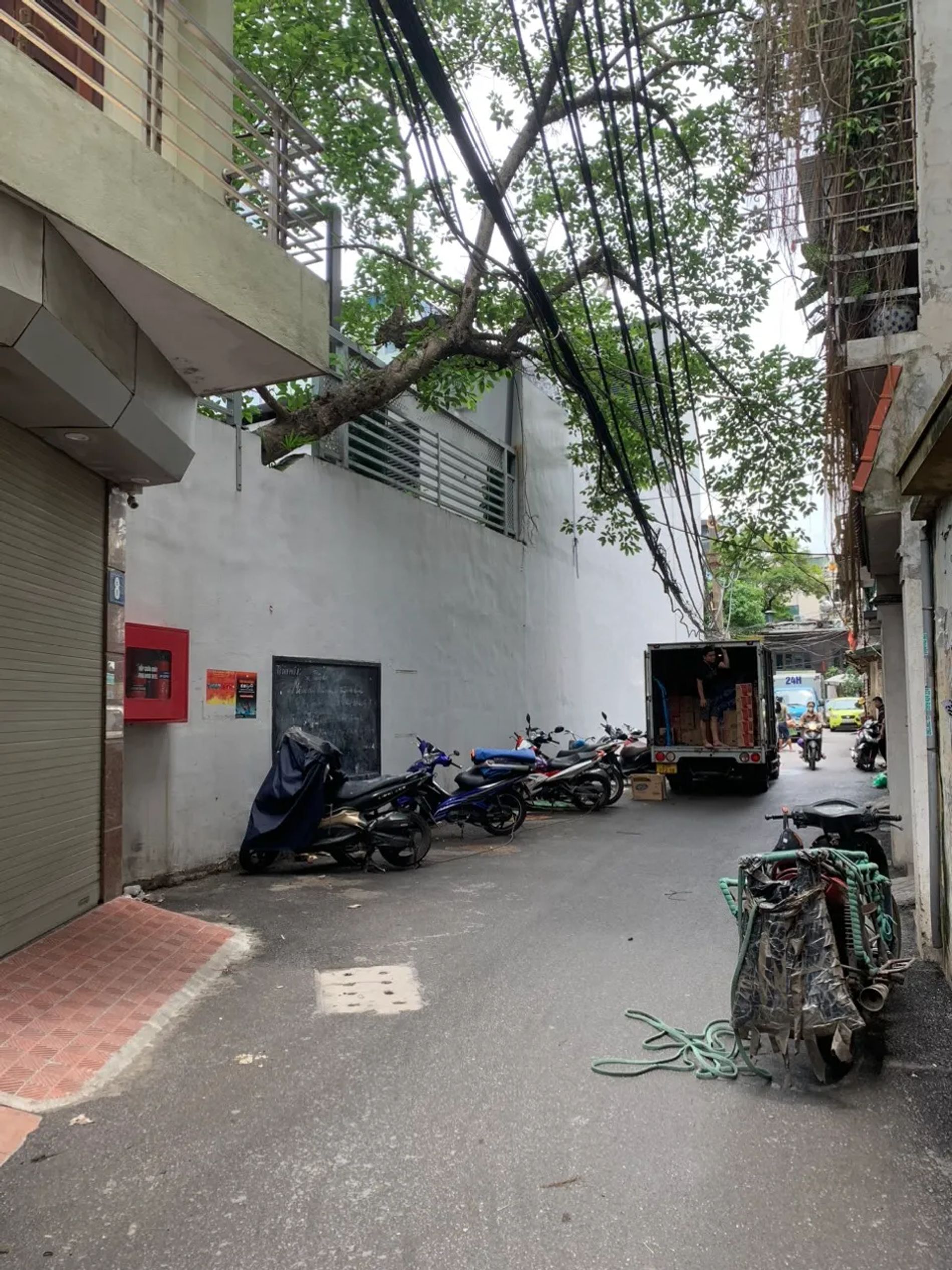 Bán Nhà Đường Láng. Đống Đa. Ô Tô. Kinh Doanh. DT 52m2. MT 4m. 4 Tầng. Giá 11,78 Tỷ.