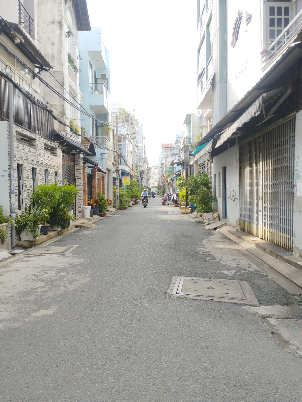 Ngộp Lý Thường Kiệt - Tân Bình - 4x11m - 4 tầng mới - HXH sát nhà