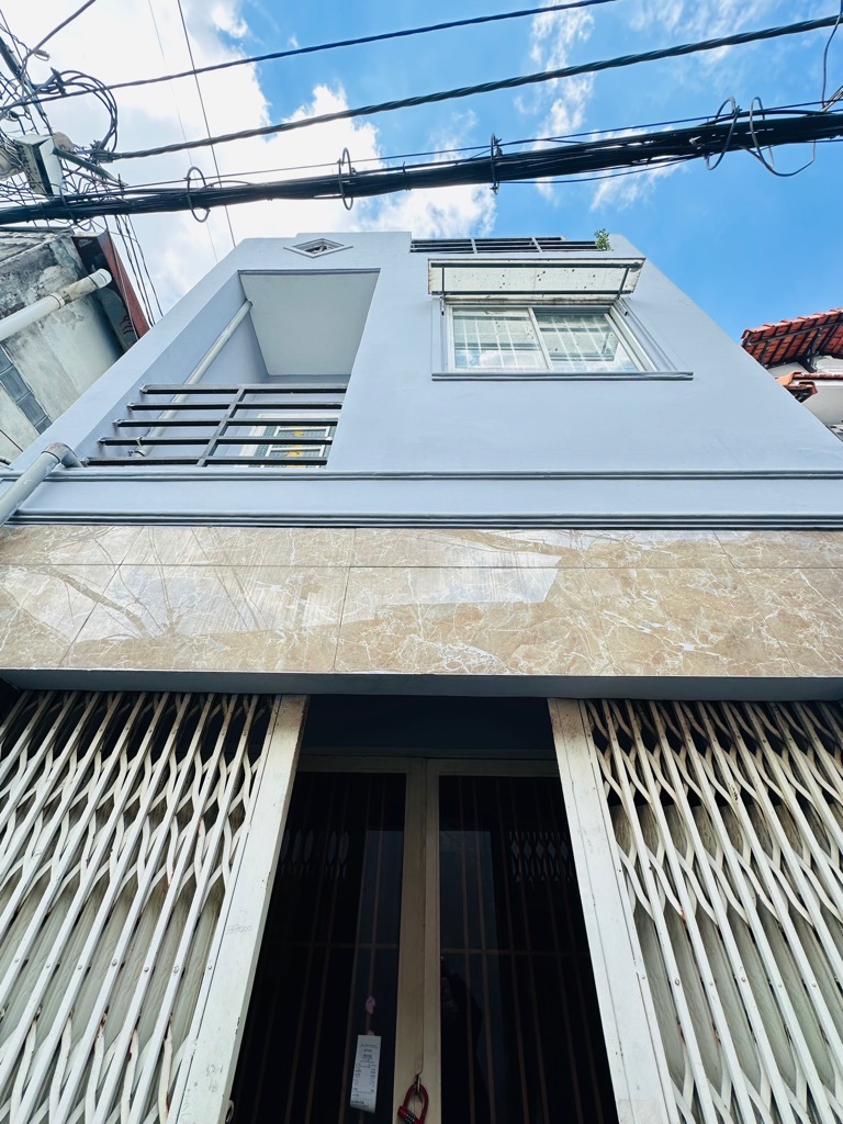 HIẾM - 37M2 - 3 TẦNG - ĐINH TIÊN HOÀNG BÌNH THẠNH - TRƯỚC NHÀ 3M - AN NINH - CHỈ NHỈNH 3 TỶ HIẾM - 37M2 - 3 TẦNG -