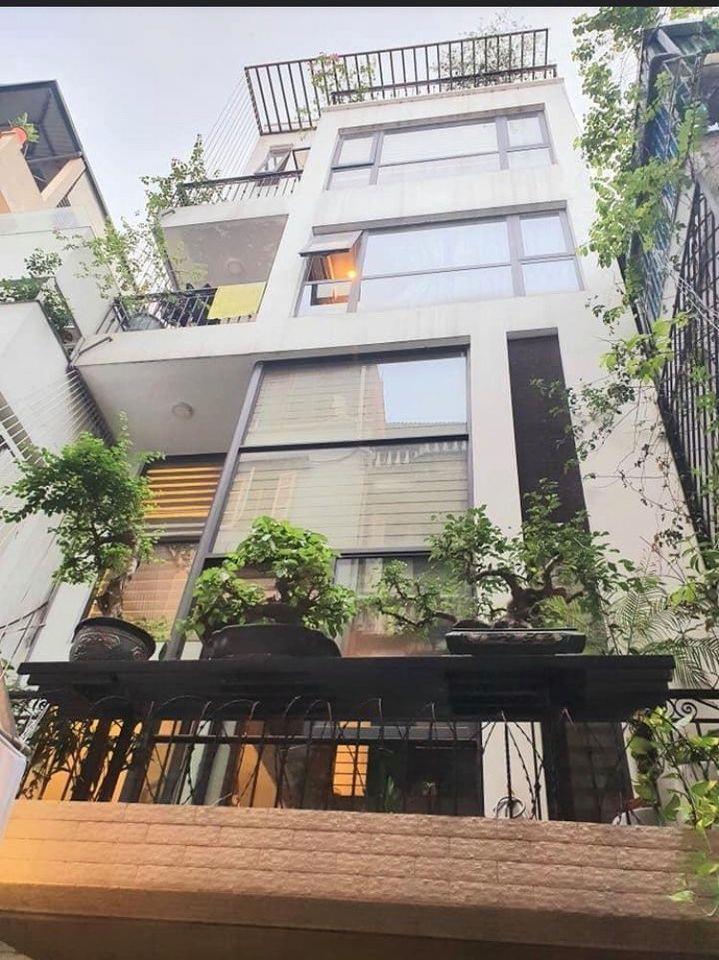 Bán nhà đẹp phố Phạm Văn Đồng sổ đỏ 50m2 5tầng mặt tiền 6m chỉ hơn 4tỷ alo ngay!