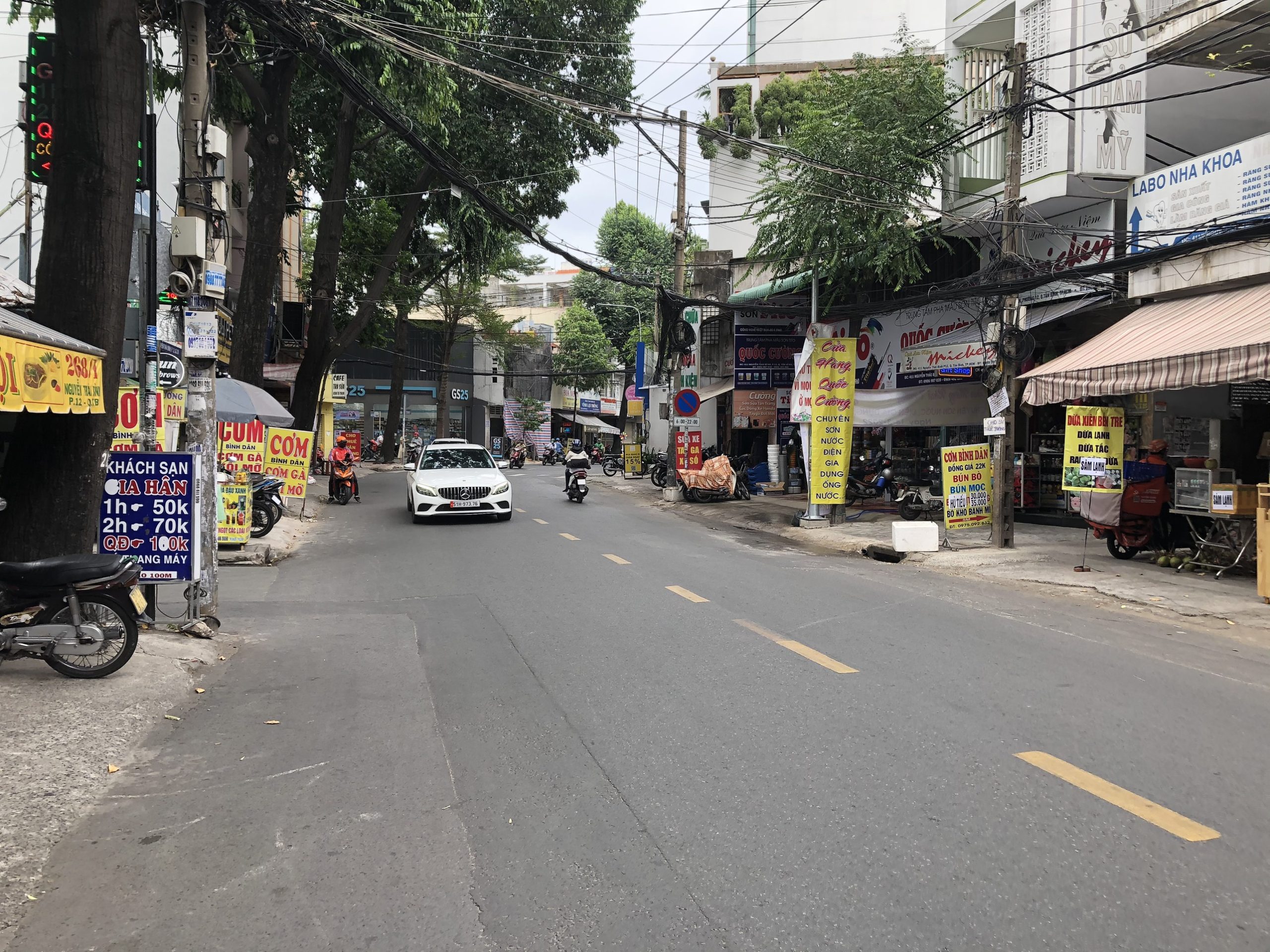 Bán Nhà MẶT TIỀN KD đườngTrần Hưng Đạo,Q.1,DT:4,3mx18m,KC: 2 lầu,,Giá:27 tỷ