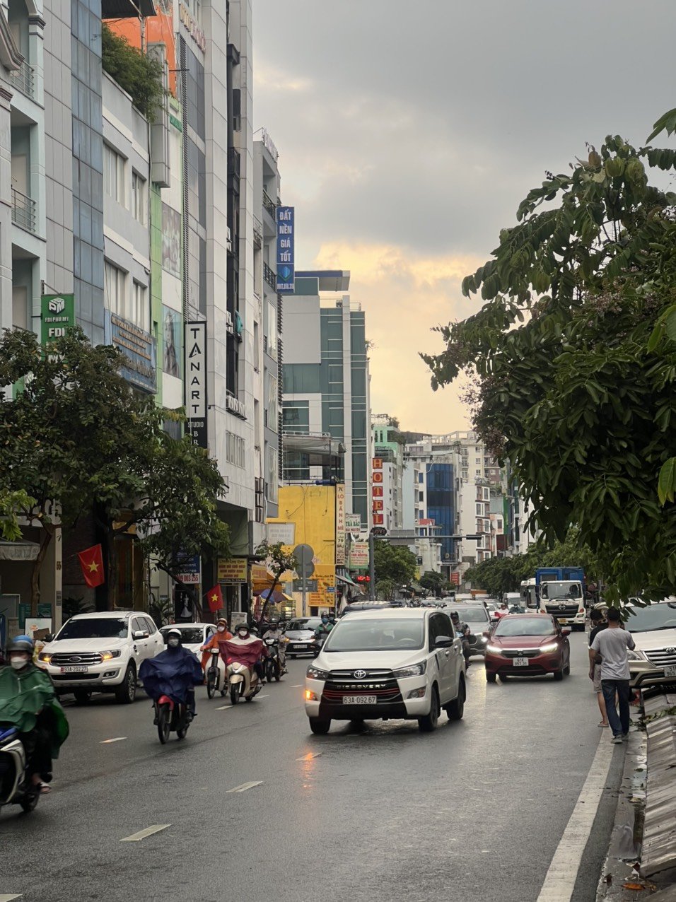 Bán Nhà 2 Mặt Tiền đường Trương Định,Q.1,DT:4,1mx23m,KC: 6 lầu,Giá:75 tỷ