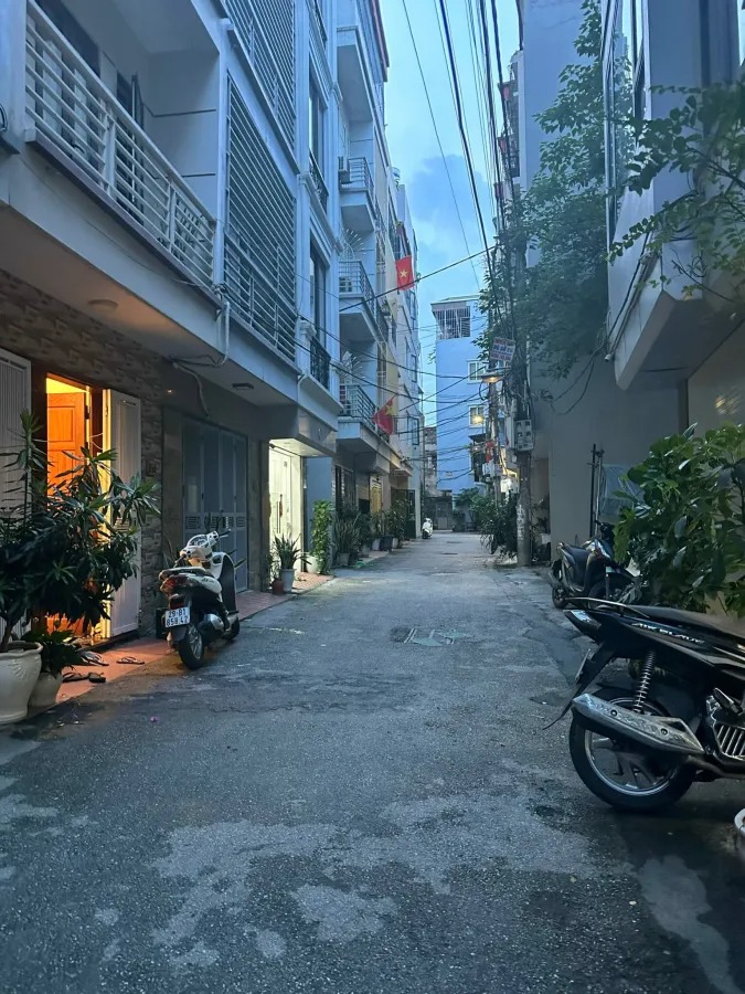 Siêu phẩm nhà Long Biên ,Ngõ 380 Ngọc Thuỵ, 33m2, 5 tầng, 6,55 tỷ ô tô đỗ