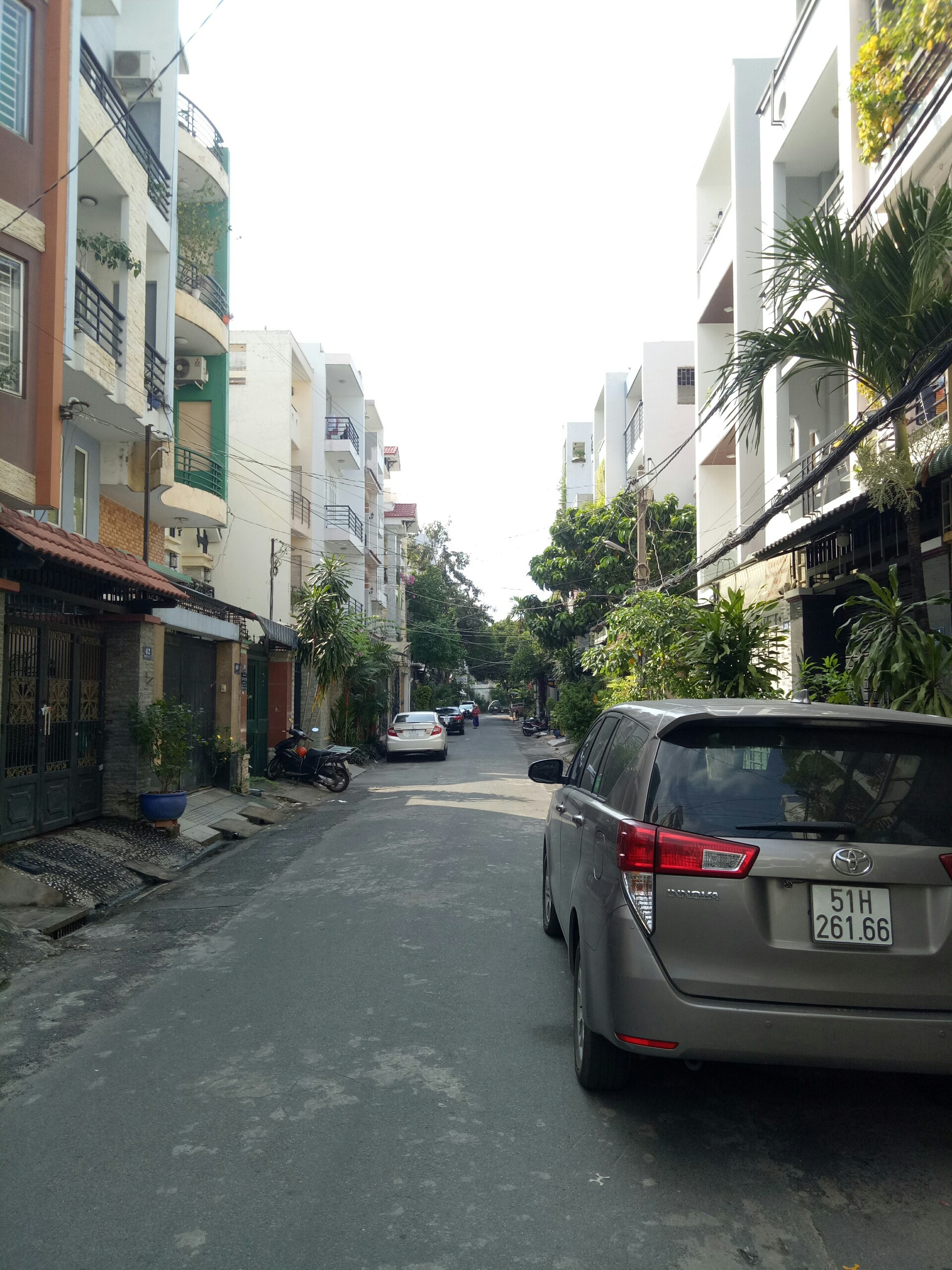 Bán Nhà Hẻm THÔNG Xe Hơi đường Sư Vạn Hạnh,Q.10,DT:7mx14m,KC: 3 lầu,,Giá:20,8 tỷ