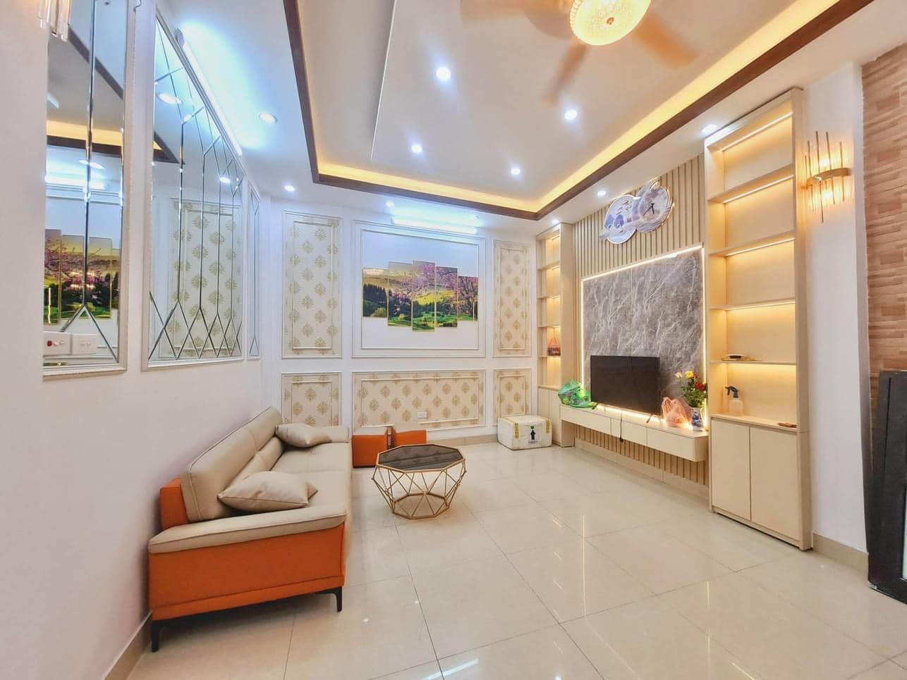 BÁN NHÀ NGÕ:117.:Thái Hà :DT19/22T2: 3.5T:MT3.1 :4.5 tỷ Đống Đa