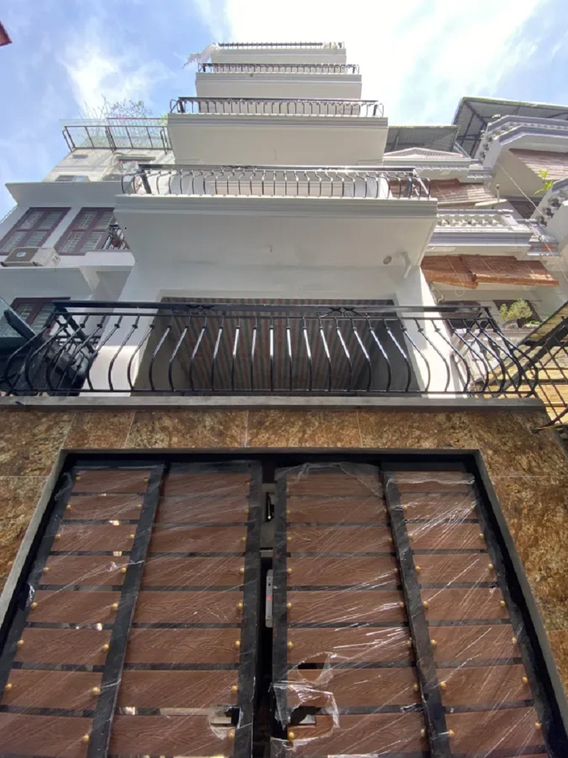 Lạc Long Quân - tòa CHDV cao cấp 7 tầng x 58m2, thang máy, doanh thu 900tr/năm