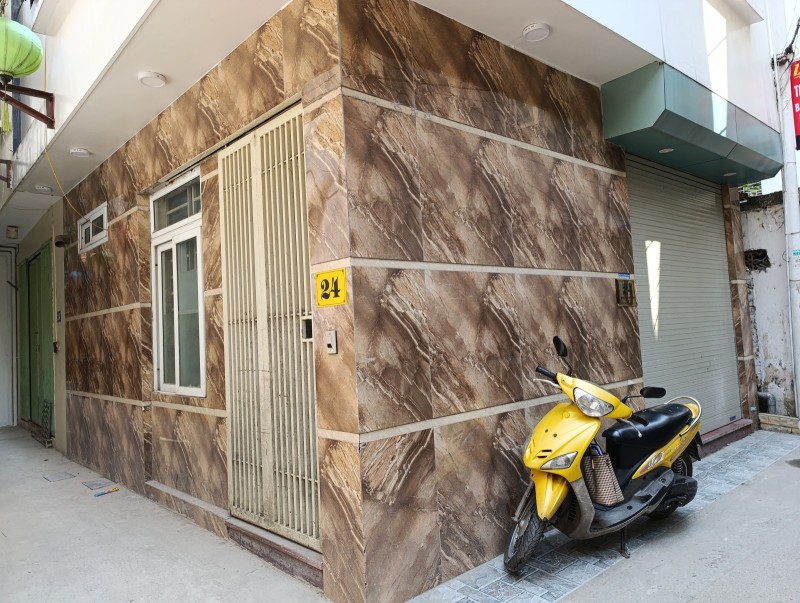 Bán nhà Hoàng Hoa Thám, Ba Đình. 40mx5 tầng; MT 6m; Lô góc, KD; giá 10.5 tỷ