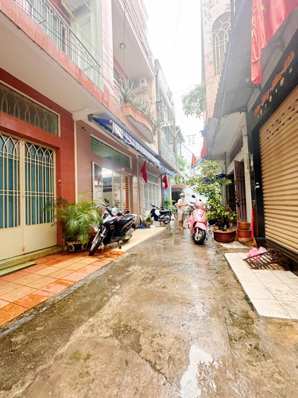 Bán nhà lê văn sỷ quận phú nhuận - Vị trí kinh doanh buôn bán gì cũng được . Khu an ninh . Nhà đẹp sạch vào ở ngay