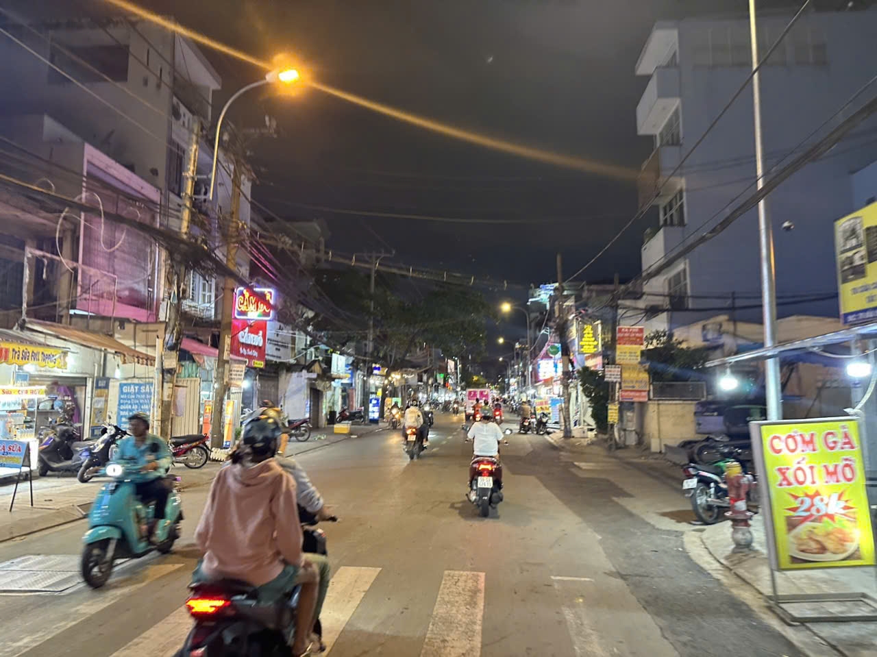 ☘️MTKD Giá : 4.65. tỷ thương lượng - Bán nhà Mặt tiền hẽm xe hơi bùi đình tuý p24 bình thạnh