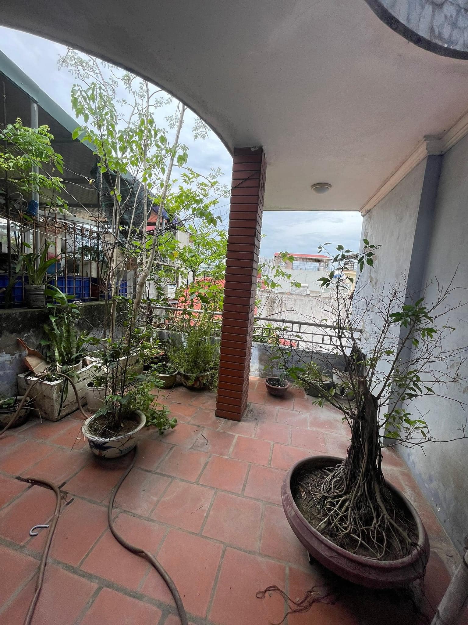 Rẻ nhất Gốc Đề, HBT, nhà 54m2 x 5T, vị trí đẹp, oto đỗ cách 20m, dân trí cao, ngõ thông, nhỉnh 5 tỷ