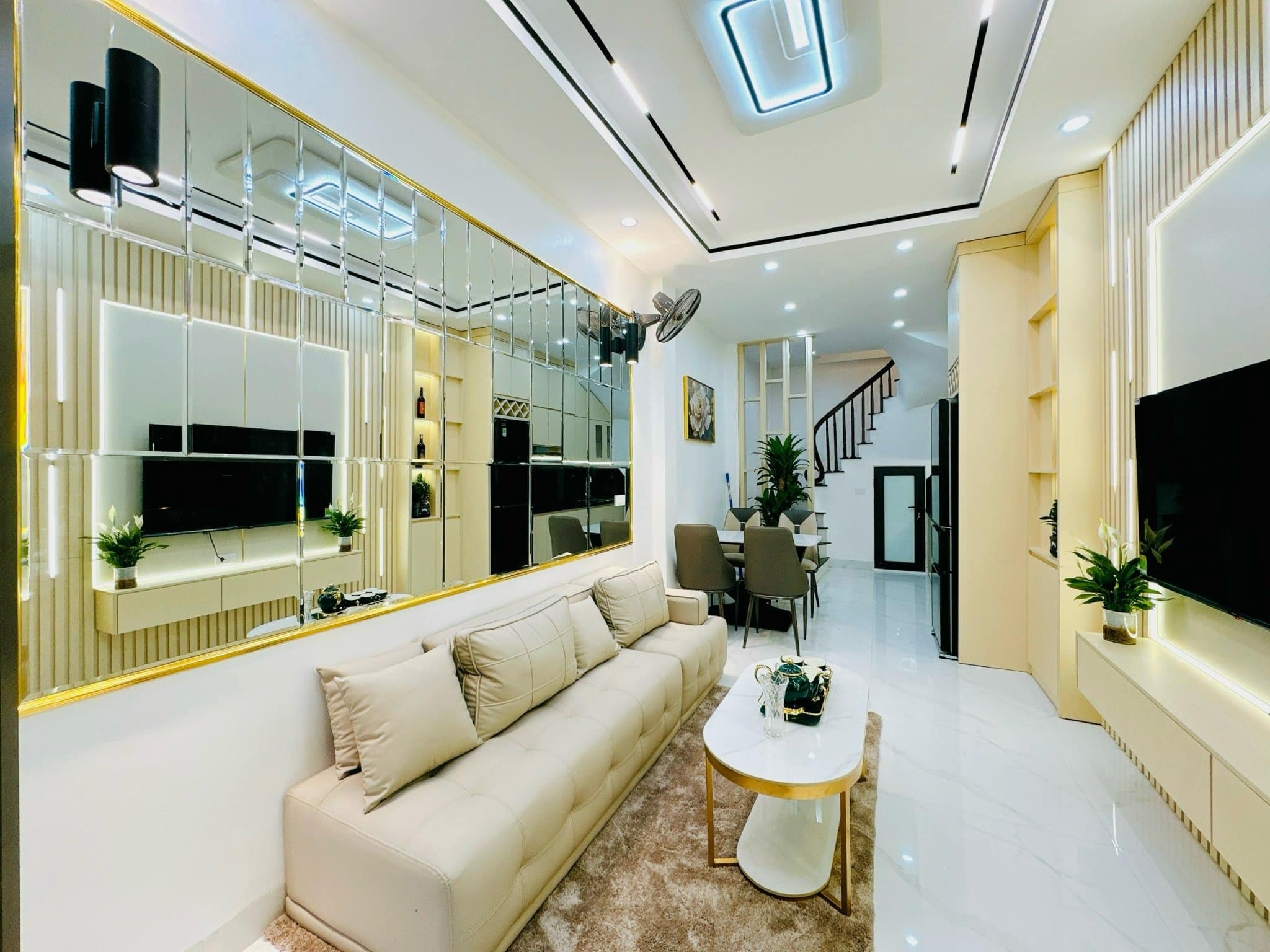 NHÀ VIP QUAN NHÂN THANH XUÂN GẦN ROYAL CITY 32M2 4 TẦNG CHỈ NHỈNH 5 TỶ XÍU