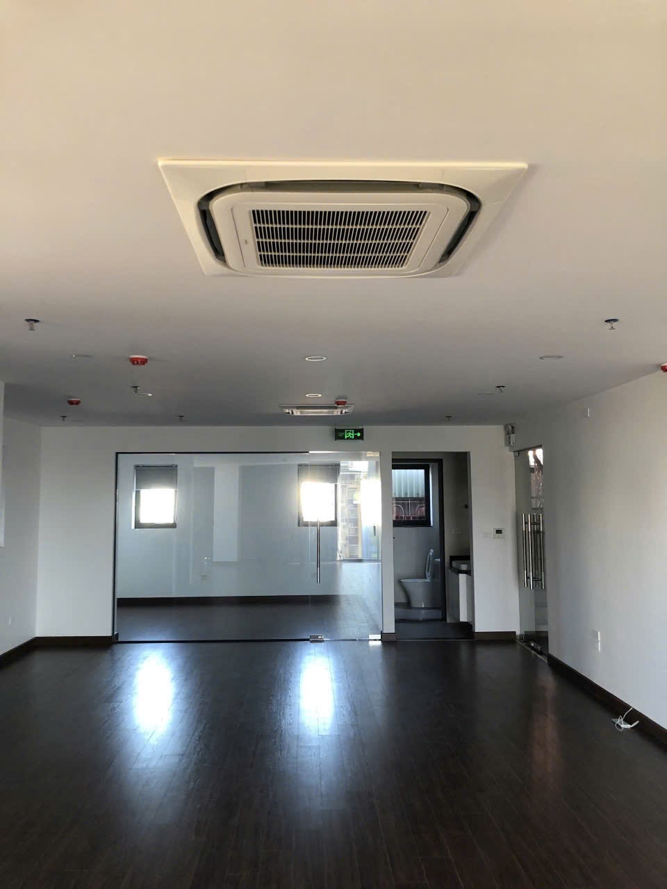 Mặt bằng kinh doanh: Mặt phố Trần Duy Hưng, Trung Hòa, Cầu Giấy 120 m2 X 8 tầng X mt 8m , GIÁ 200 triệu