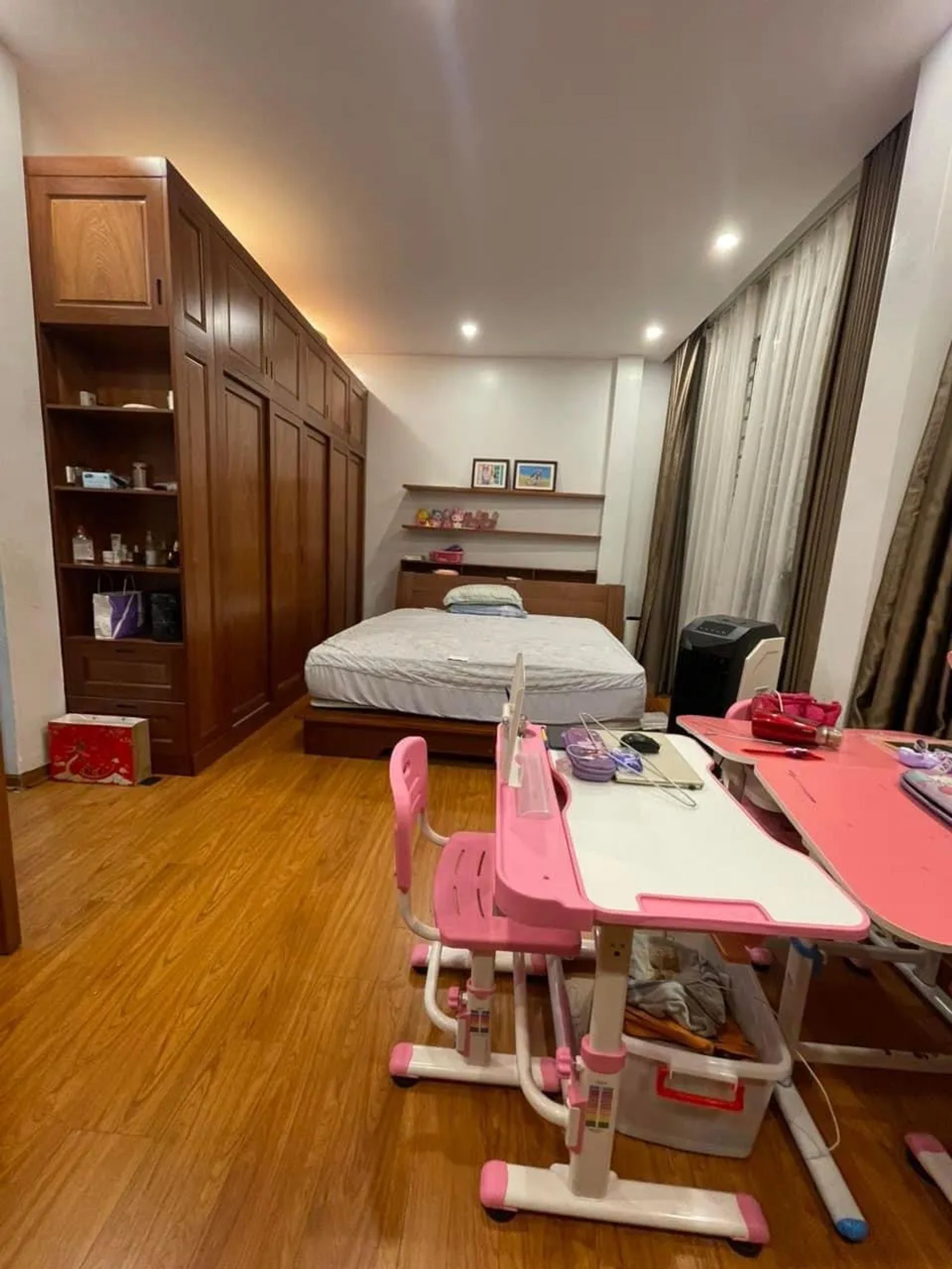 Bán Nhà Pháo Đài Láng. Đống Đa. Nhà Đẹp Ở Ngay. DT 33m2. MT 4,8m. 5 Tầng. Giá 6,83 Tỷ.