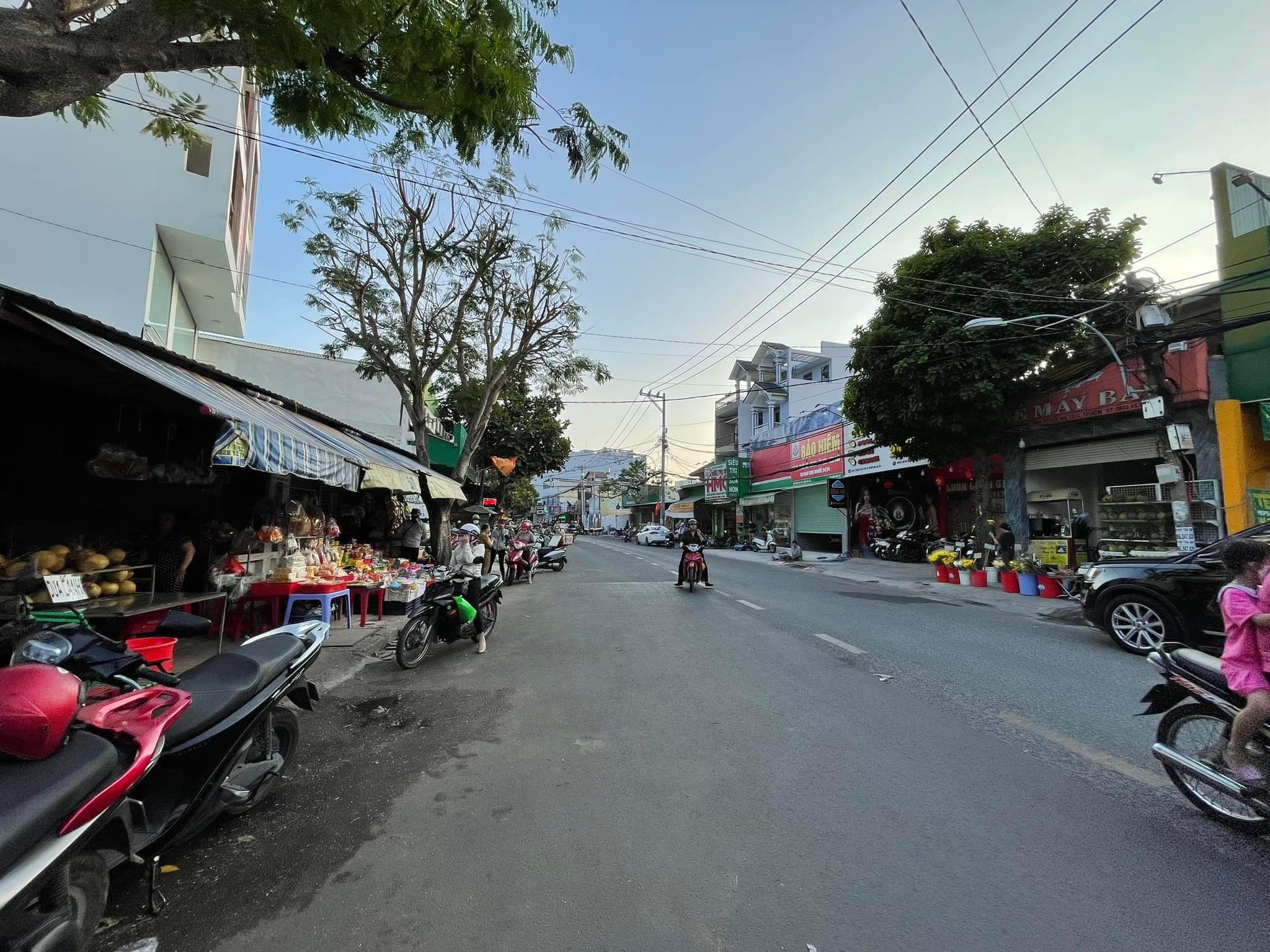 Bán nhà mặt tiền Trương Thị Hoa, Tân Thới Hiệp, Quận 12, 4m x 30m, giá 8.9T