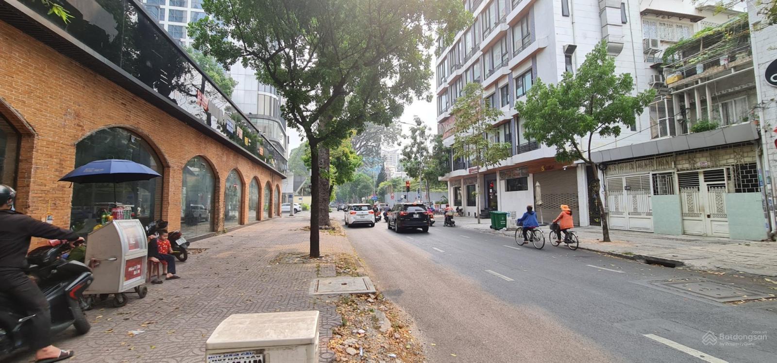 MT lớn, gần Hai Bà Trưng 120 BIS NGUYỄN ĐÌNH CHIỂU, ĐAKAO, QUẬN 1