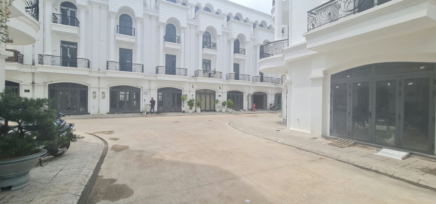 Bán nhà 1 trệt 3 lầu, tiện ích đầy đủ, gần trung tâm Tây Ninh