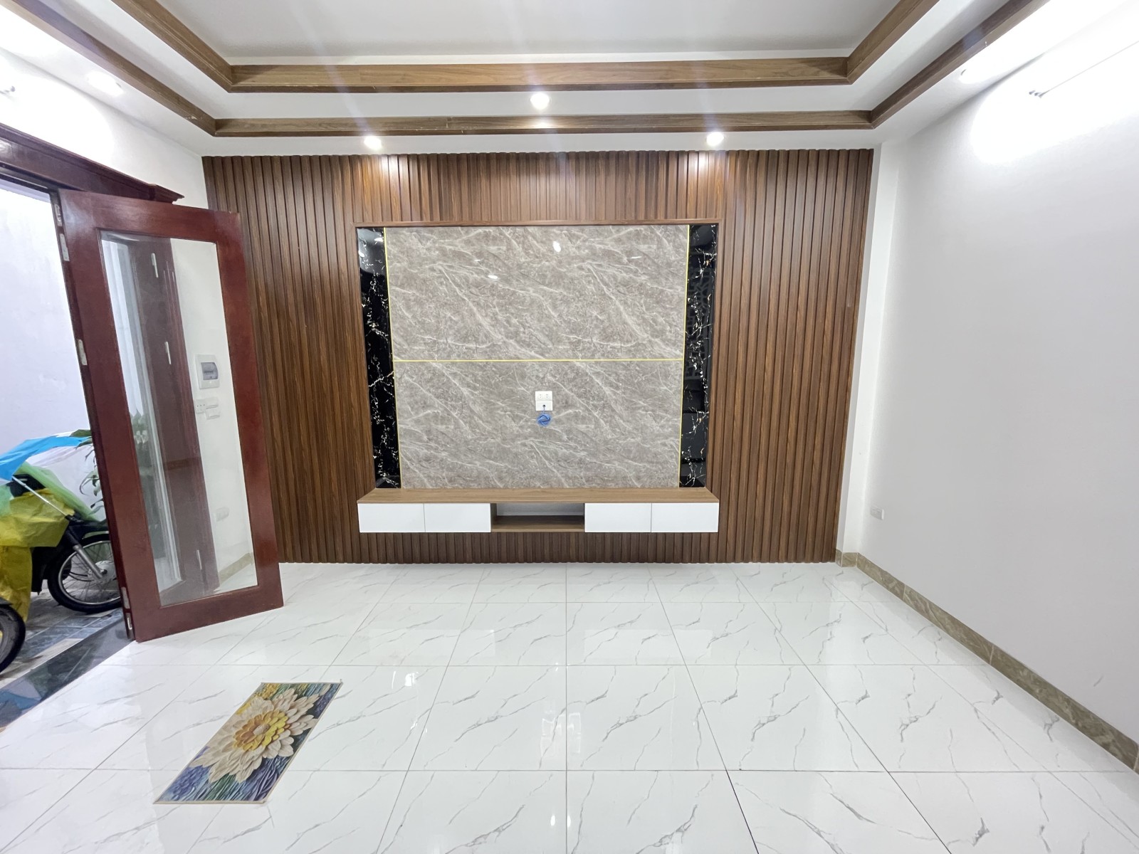 Ô tô tránh 30m, Ngõ thẳng tắp, Đẹp lung linh, PHỐ Hồ Đắc Di-0946383428