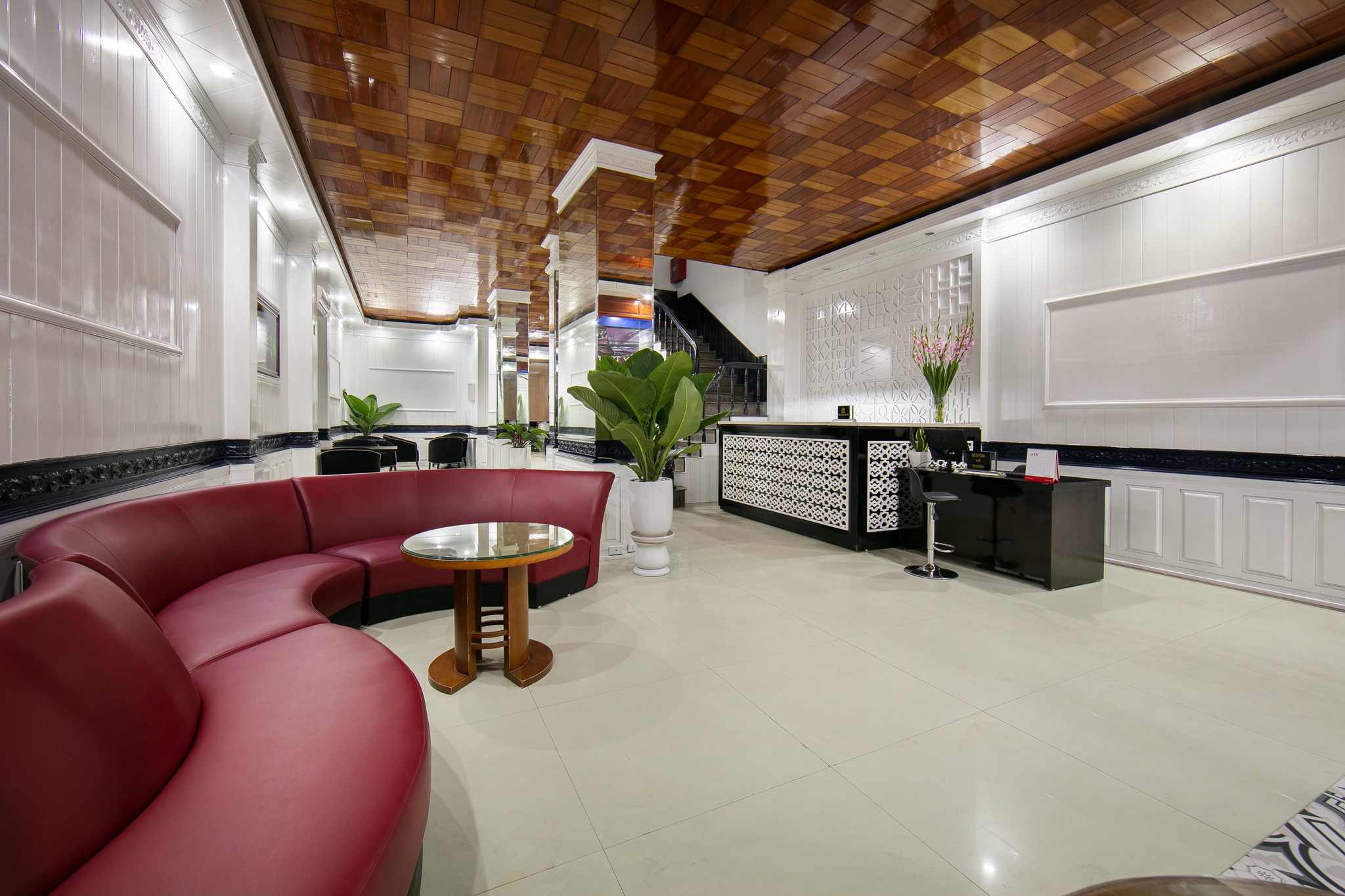 Khách Sạn Phố Mã Mây 42P 220M2 Mặt Tiền 7M 180 Tỷ Lấy Nhà Luôn