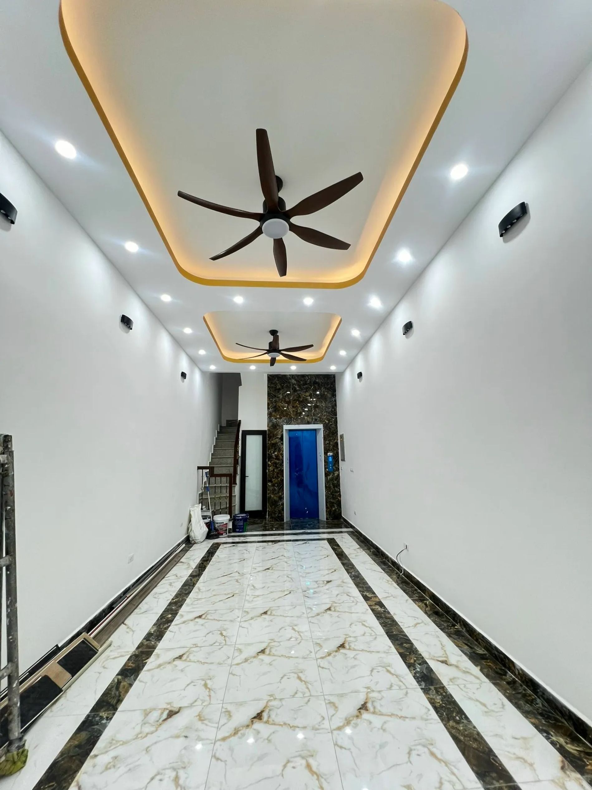 Bán Nhà Huỳnh Thúc Kháng. Đống Đa. 7 Tầng Thang Máy. Ô Tô. Vỉa Hè. DT 40m2. Giá 15,78 Tỷ.